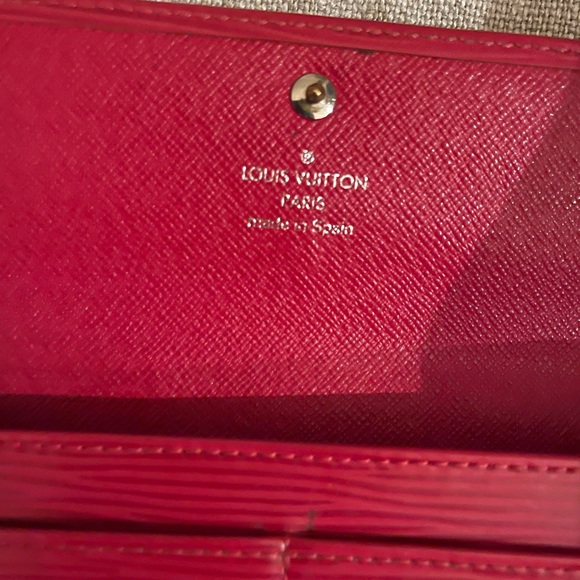 Louis Vuitton red epi Porte Tresor Internatiinal Wallet - Picture 3 of 11